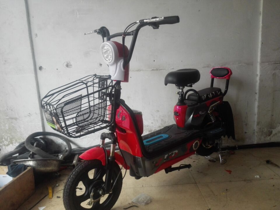 电动车 红色 1.jpg