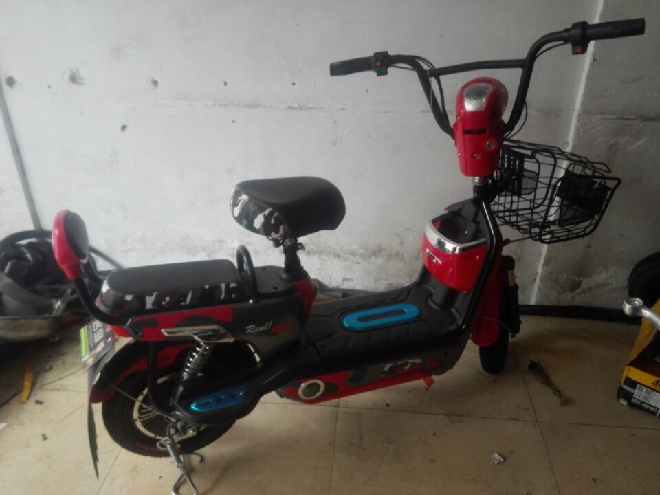 电动车 红色2.jpg