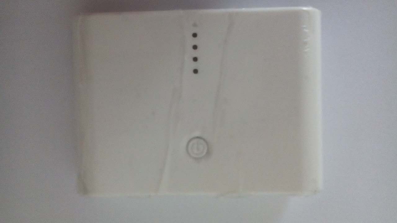 移动电源 白色 正面.jpg